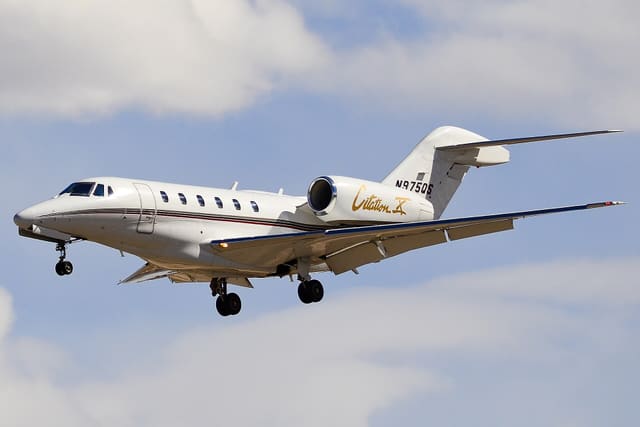 N975QS - Business jet