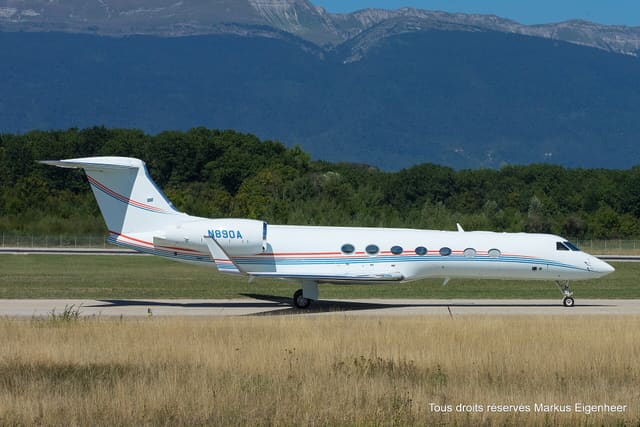 N890A - Business jet
