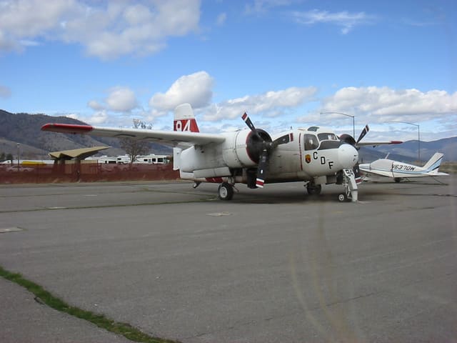 N404DF - Twin-engine aircraft