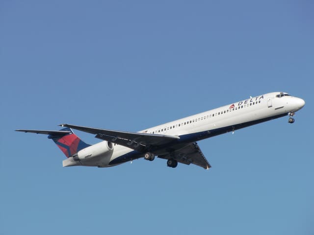 N918DL - Twin-engine aircraft