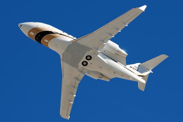 N1DH - Business jet