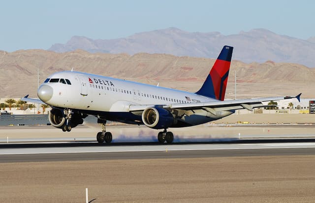 N373NW - Twin-engine aircraft