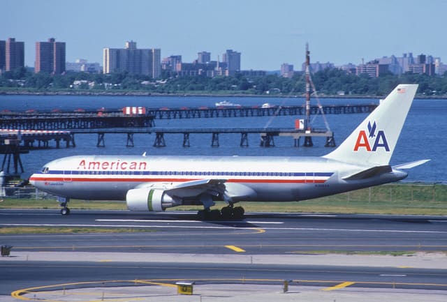 N306AA - Boeing