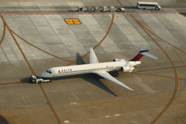 N962DN - Douglas