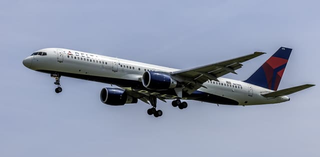N676DL - Boeing