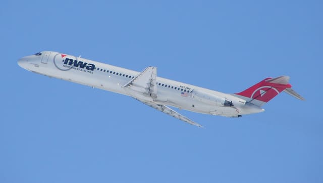 N677MC - Aircraft