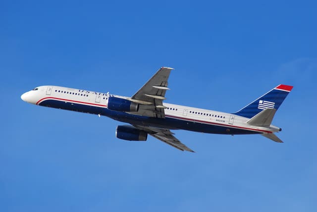 N923UW - Twin-engine aircraft