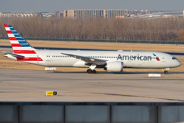 N830AN - Twin-engine aircraft