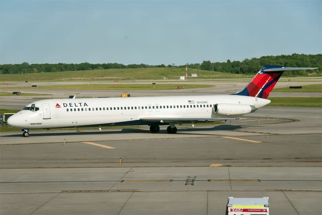 N780NC - Twin-engine aircraft