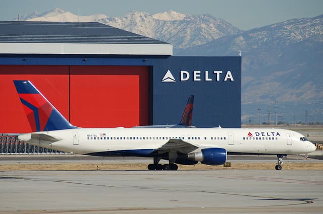N697DL - Boeing