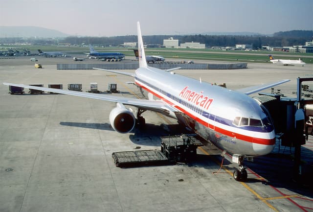 N389AA - Boeing