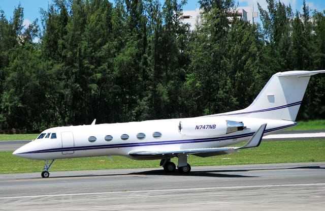 N747NB - Business jet
