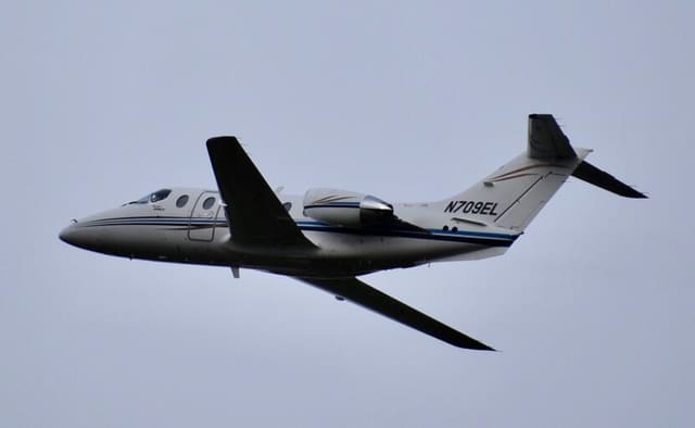 N709EL - Business jet