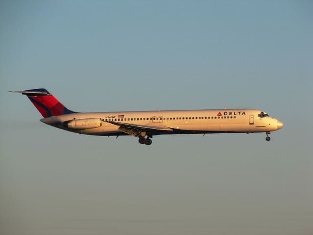 N762NC - Douglas