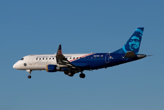 N651QX - Twin-engine aircraft