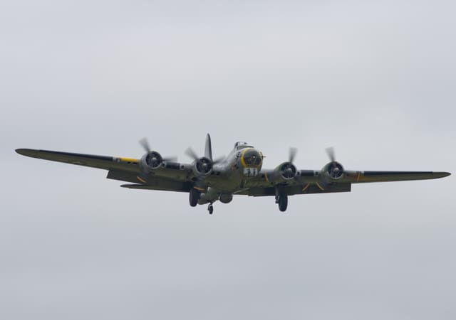N390TH - Boeing