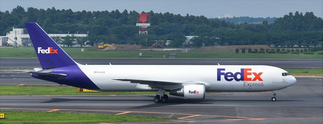 N101FE - Twin-engine aircraft