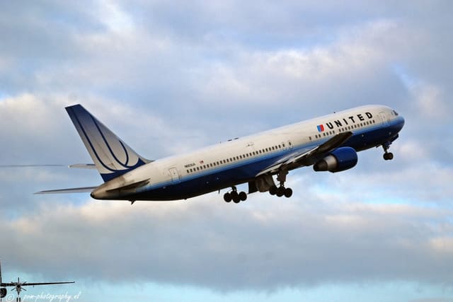 N663UA - Boeing
