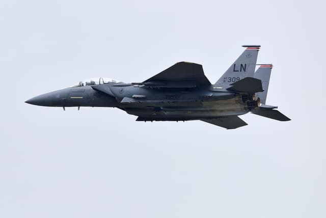  - Twin-engine aircraft