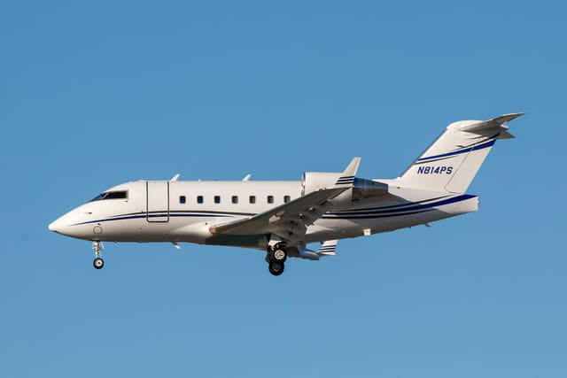 N814PS - Bombardier