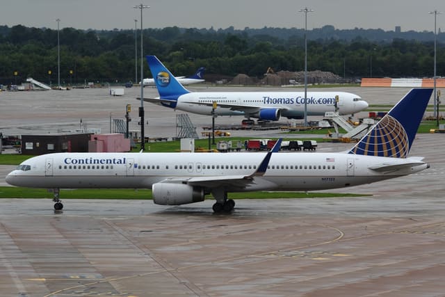 N17122 - Twin-engine aircraft
