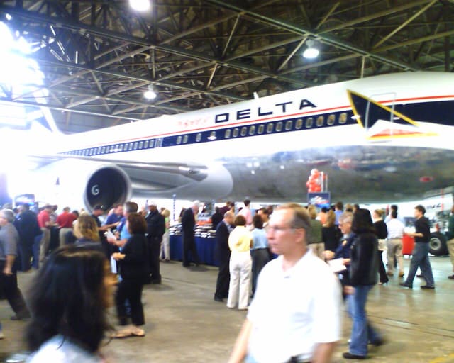 N102DA - Twin-engine aircraft