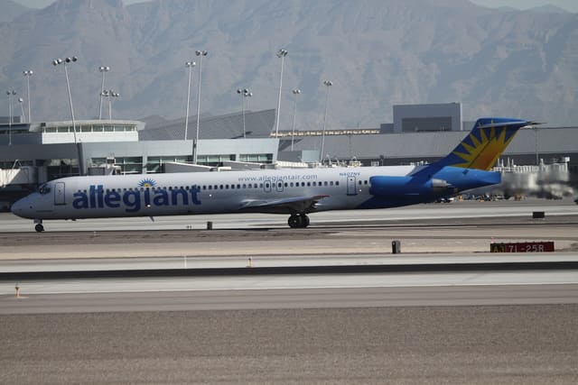 N407NV - Douglas