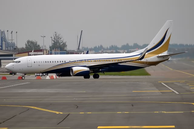 N737GG - Twin-engine aircraft