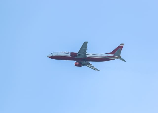 N742VA - Twin-engine aircraft