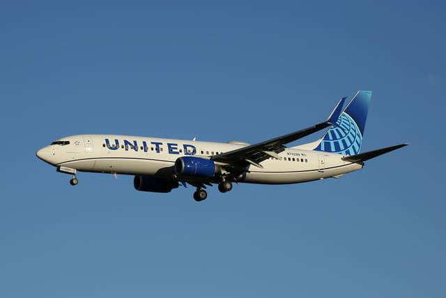 N73299 - Twin-engine aircraft