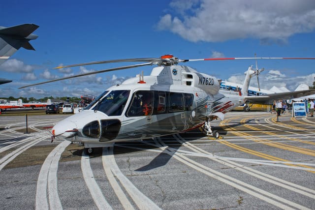 N762D - Helicopter