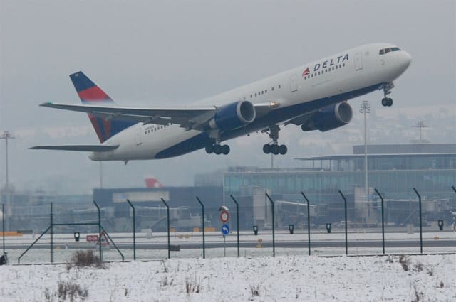 N394DL - Boeing