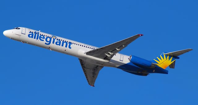 N894GA - Douglas