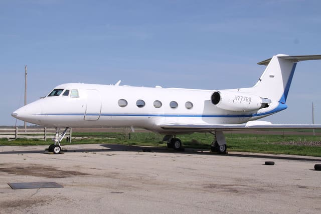 N777RW - Business jet