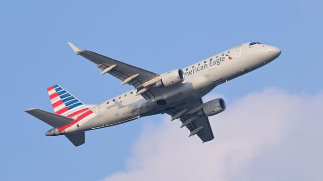 N104HQ - Embraer