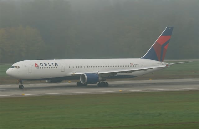 N394DL - Boeing