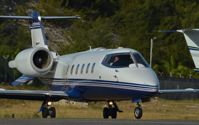 N973HR - Business jet