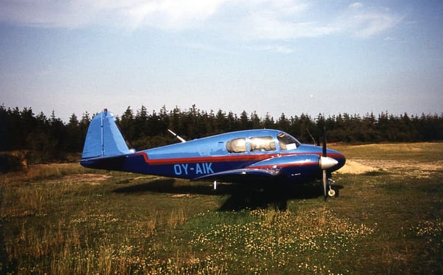 OY-AIK - Twin-engine aircraft