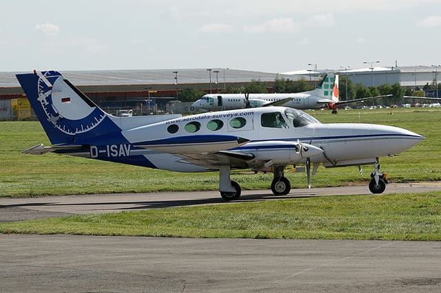 D-ISAV - Twin-engine aircraft