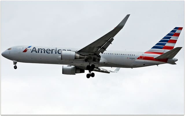 N348AN - Twin-engine aircraft