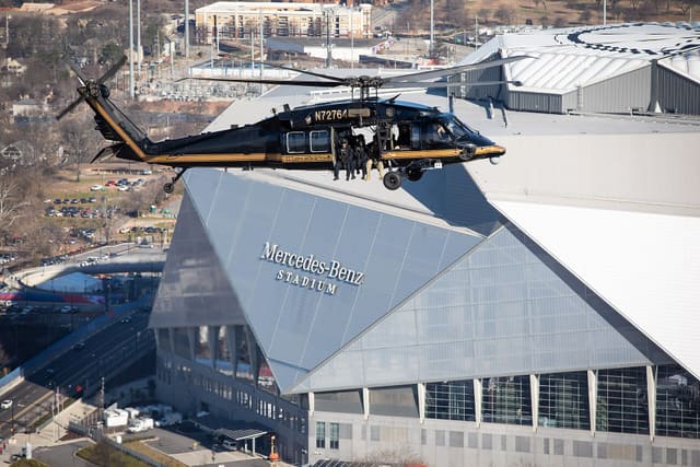 N72764 - Helicopter