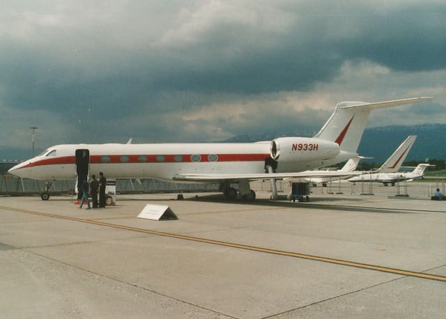 N933H - Business jet