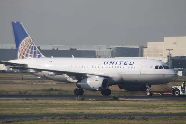 N852UA - Airbus