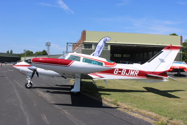 G-BJMR - Twin-engine aircraft