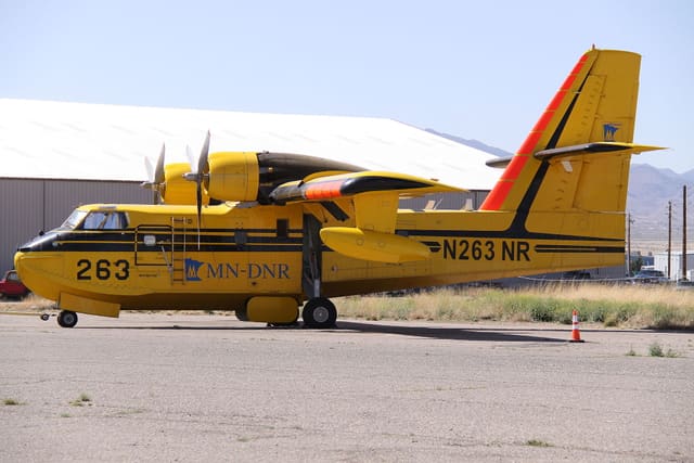 N263NR - Twin-engine aircraft