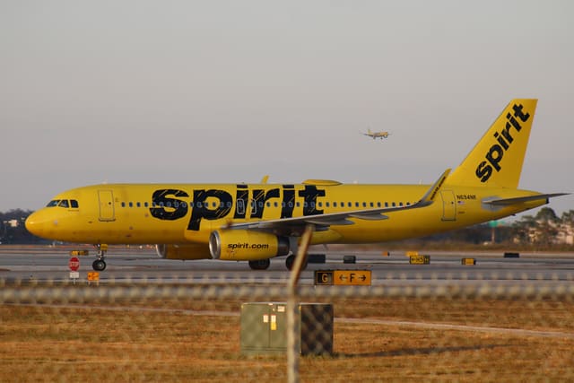 N694NK - Twin-engine aircraft