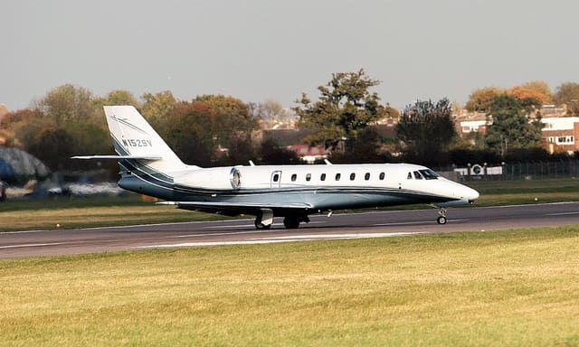N152SV - Business jet