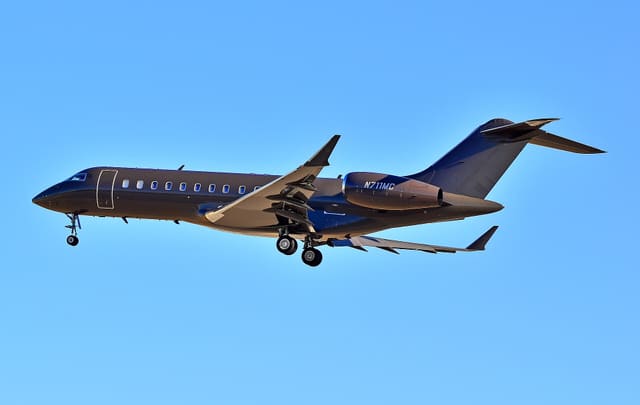 N711MC - Bombardier