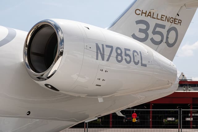 N785CL - Business jet