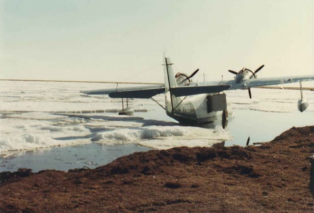 N789 - Twin-engine aircraft